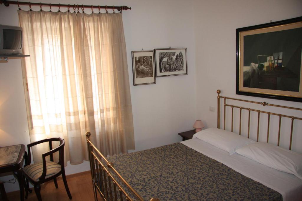 Hotel Morlacchi Перуджа Стая снимка