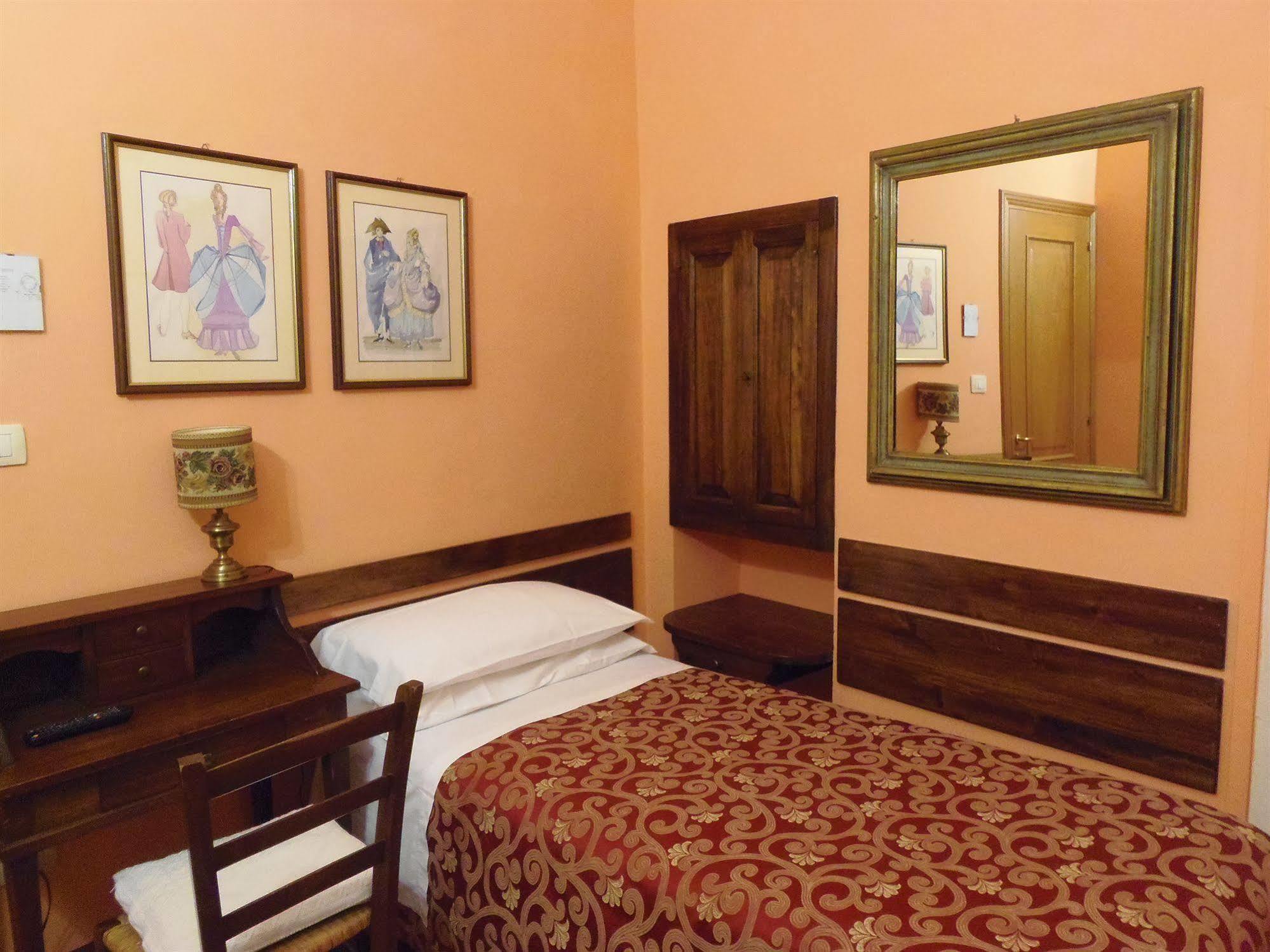 Hotel Morlacchi Перуджа Екстериор снимка