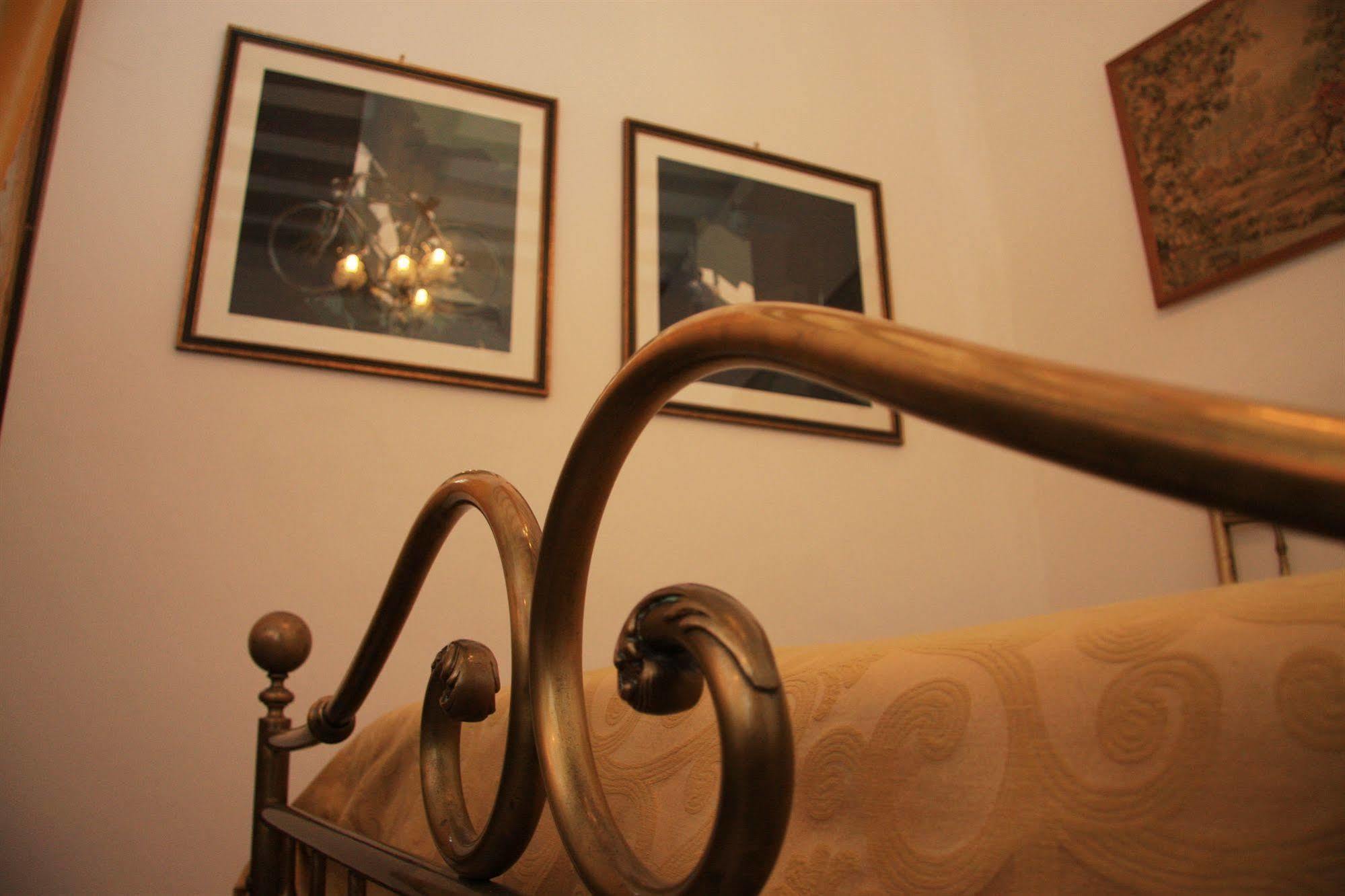 Hotel Morlacchi Перуджа Екстериор снимка