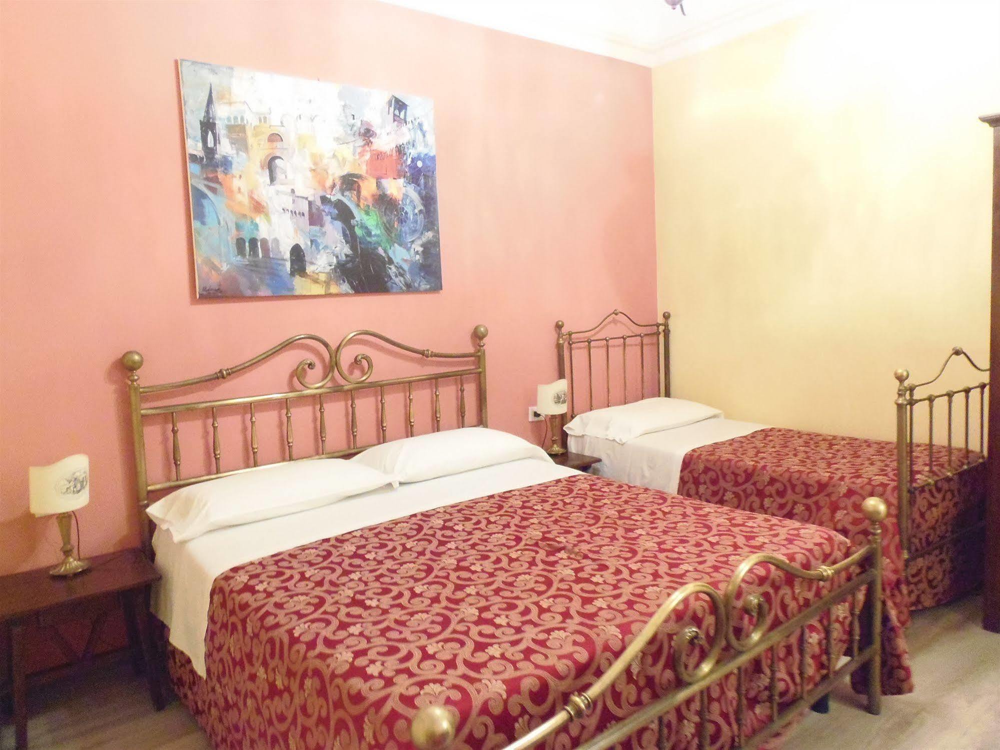 Hotel Morlacchi Перуджа Екстериор снимка
