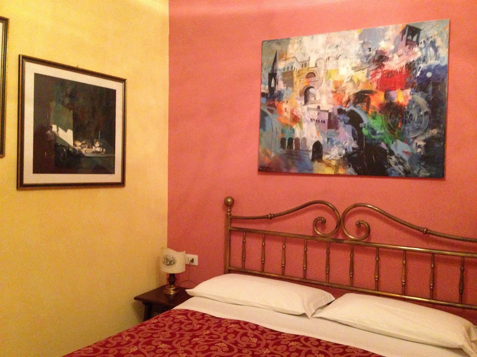 Hotel Morlacchi Перуджа Екстериор снимка