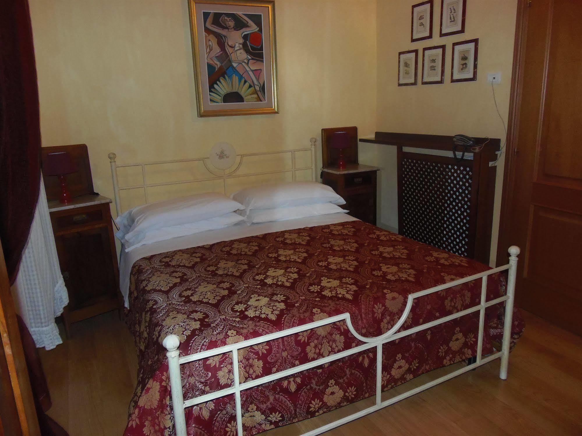 Hotel Morlacchi Перуджа Екстериор снимка